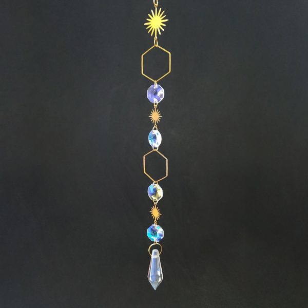 Sixième modèle d’attrape-soleil ésotérique en métal doré avec cristaux en forme d’octogone et classique accompagné de d'octogones et soleils en métal doré